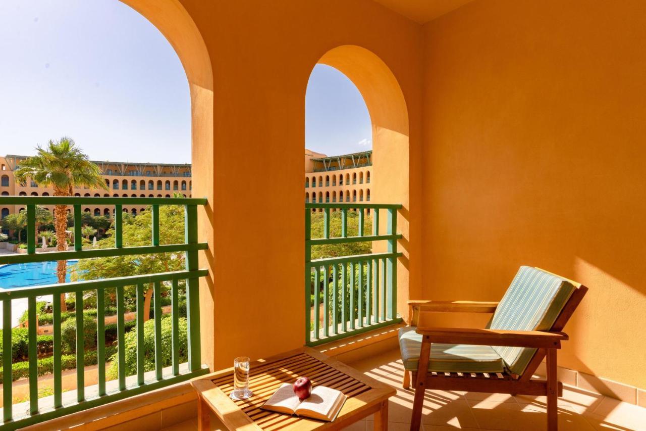Strand Beach Resort אתר נופש